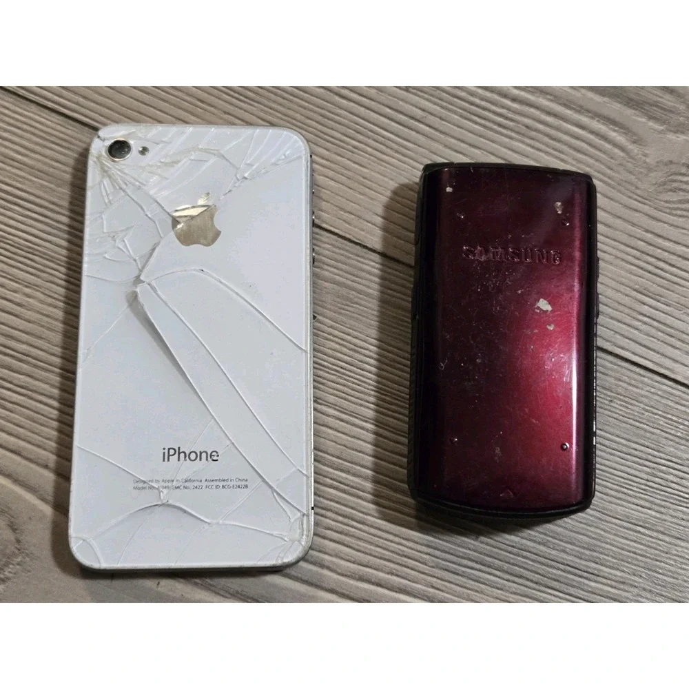 Apple iPhone &‎ Random Flip Phone Lot - Broken / Damaged Parts Only Lot